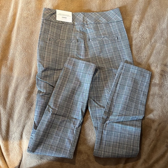 Camber & Grace brand new classy stretchy pants. - Picture 4 of 6